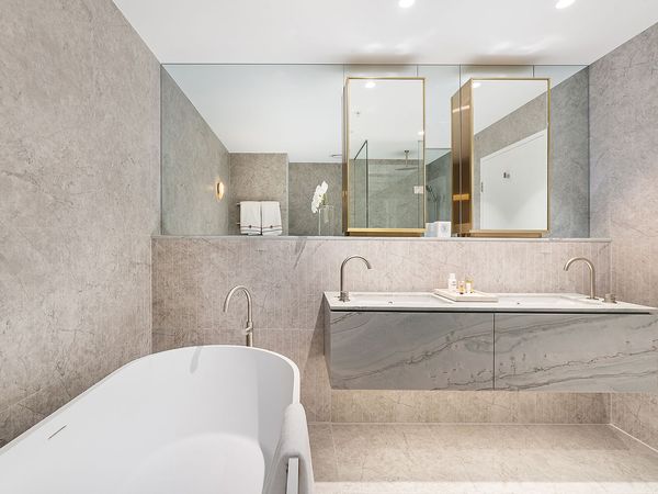Bathroom_2.jpg